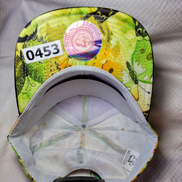 `H25453 NWT Lime & Gold Snapback/Baseball Cap - Floral Butterfly Design - Picture 4 of 4